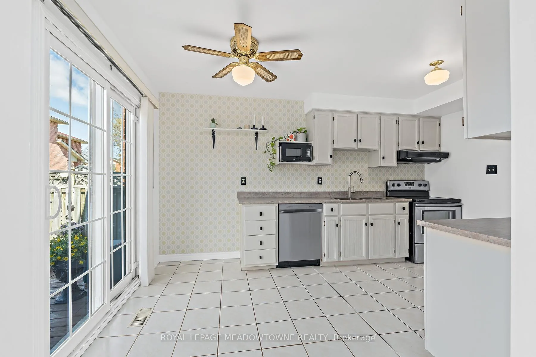 Photo 7 of 4 Shenstone Avenue, Brampton, Heart Lake West — HOMEH