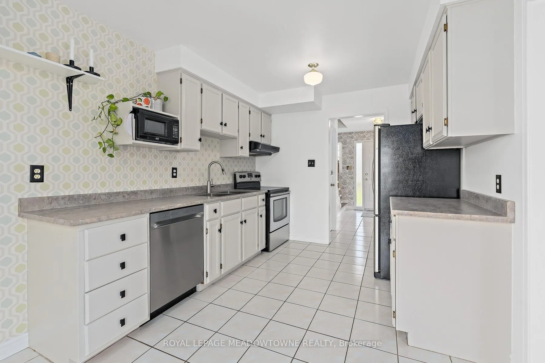 Photo 8 of 4 Shenstone Avenue, Brampton, Heart Lake West — HOMEH