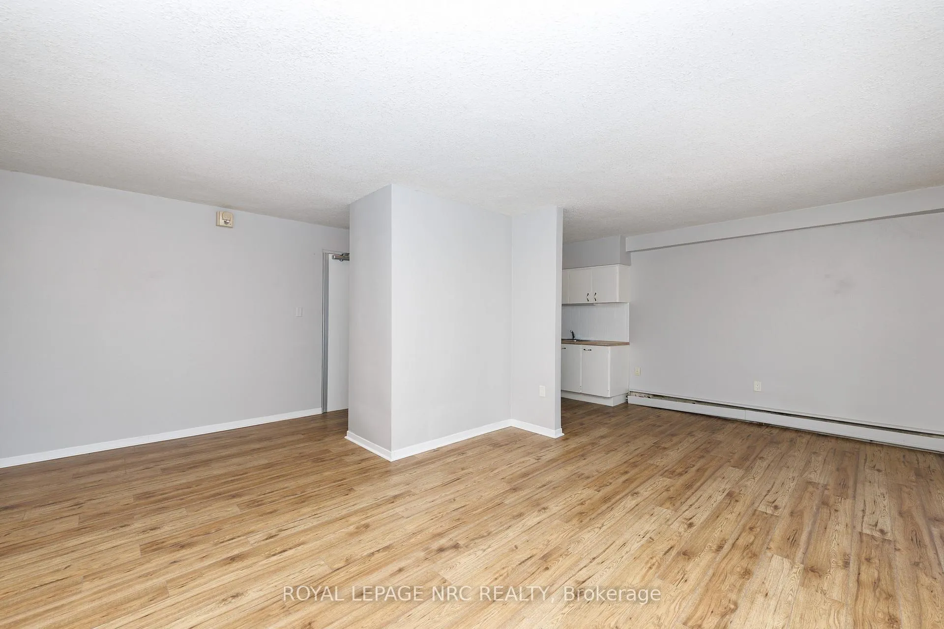 Photo 5 of Unit 36, 452 Carlton Street, St. Catharines, Facer — HOMEH