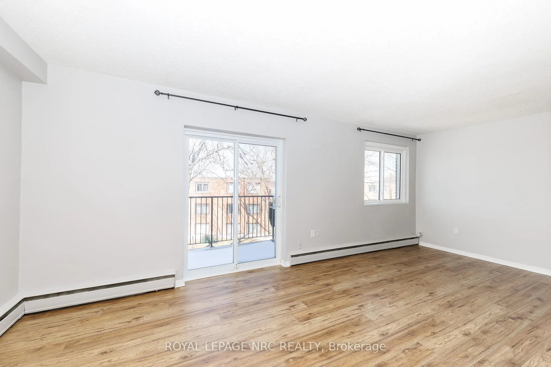 Photo 8 of Unit 36, 452 Carlton Street, St. Catharines, Facer — HOMEH