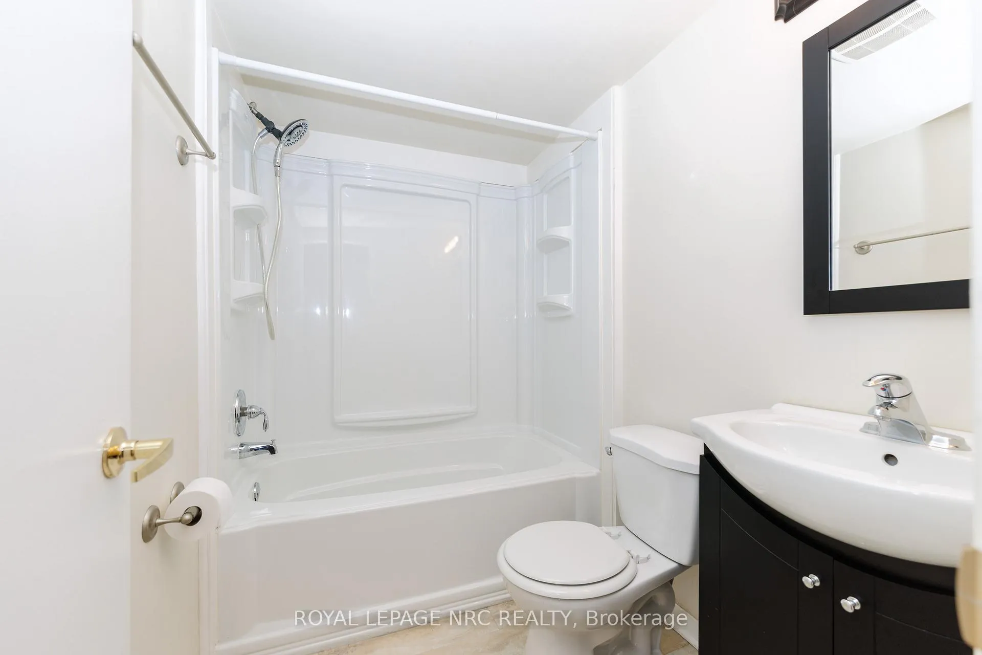 Photo 12 of Unit 36, 452 Carlton Street, St. Catharines, Facer — HOMEH