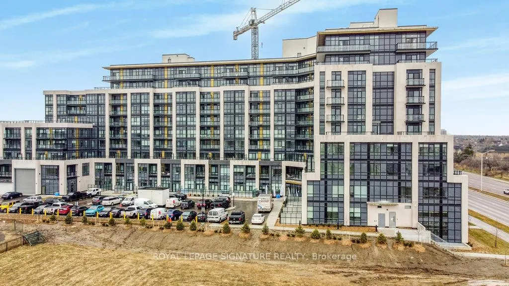 Front of Unit 614, 405 Dundas Street W