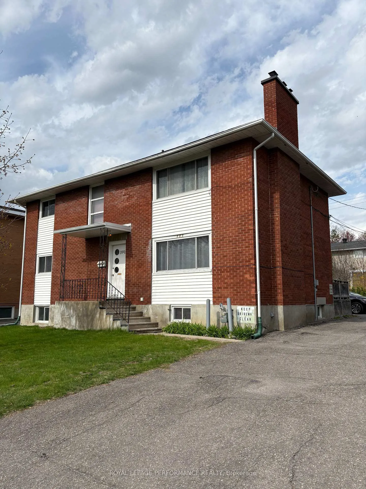 Photo 1 of 391 Peach Tree Lane, Ottawa, Viscount Alexander Park — HOMEH