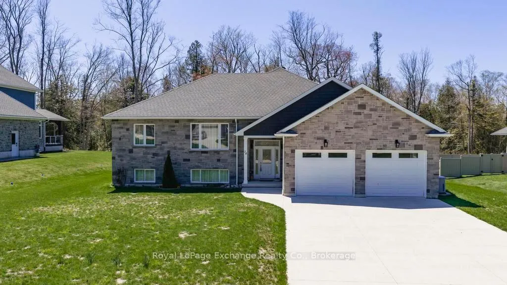 Photo 2 of 14 Sunset Place, Huron-Kinloss — HOMEH