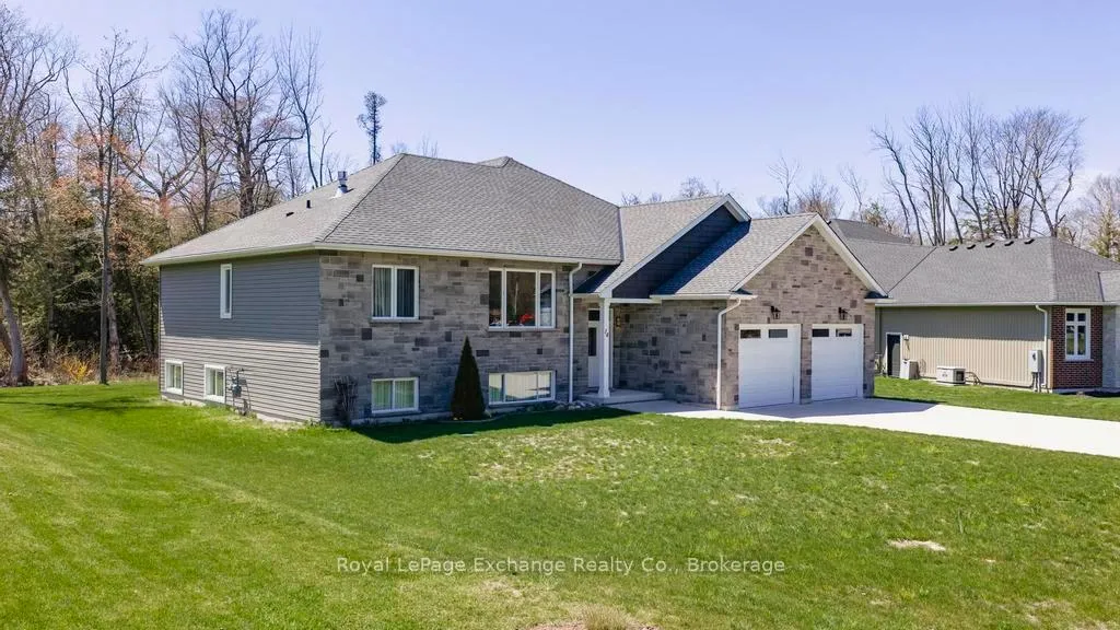 Photo 3 of 14 Sunset Place, Huron-Kinloss — HOMEH