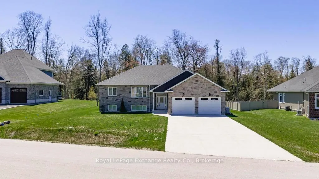 Photo 38 of 14 Sunset Place, Huron-Kinloss — HOMEH