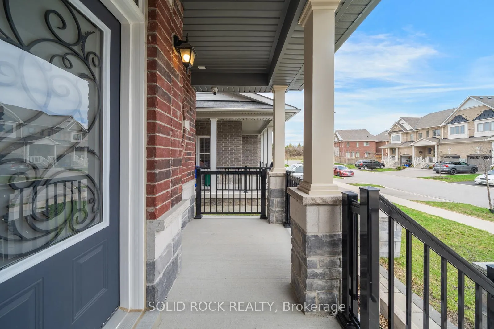 Photo 3 of 22 Tait Crescent, Clarington, Bowmanville — HOMEH