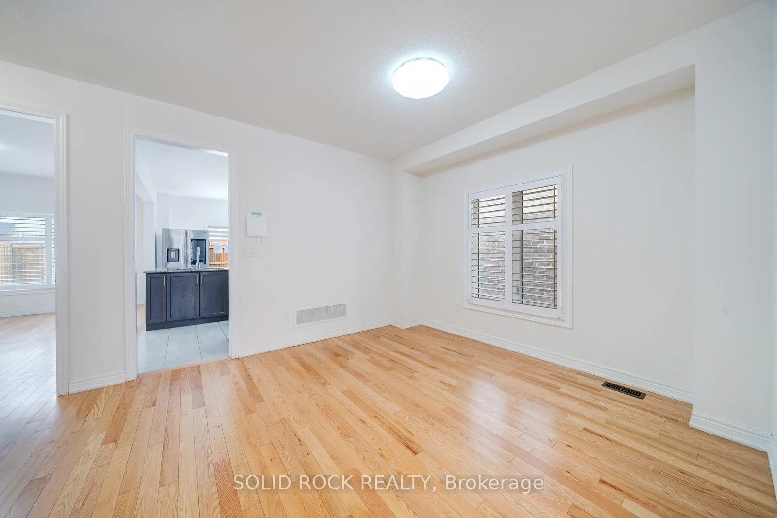 Photo 6 of 22 Tait Crescent, Clarington, Bowmanville — HOMEH
