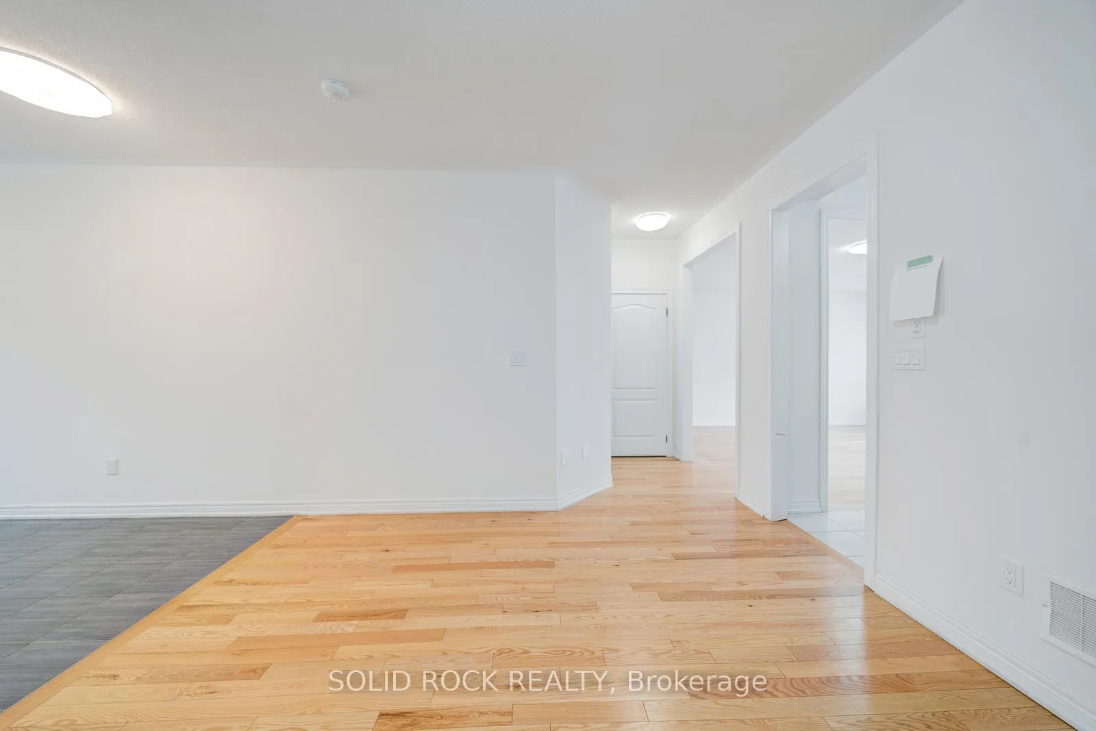 Photo 7 of 22 Tait Crescent, Clarington, Bowmanville — HOMEH