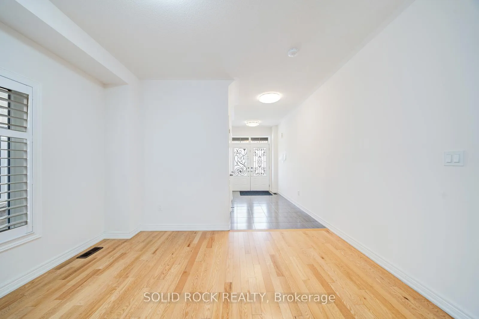 Photo 8 of 22 Tait Crescent, Clarington, Bowmanville — HOMEH