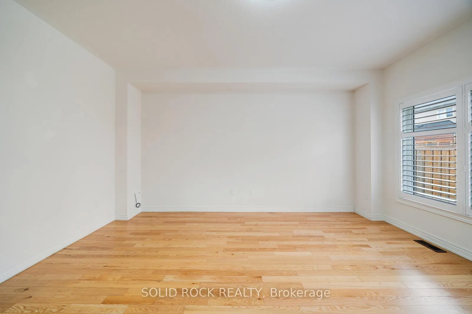 Photo 11 of 22 Tait Crescent, Clarington, Bowmanville — HOMEH