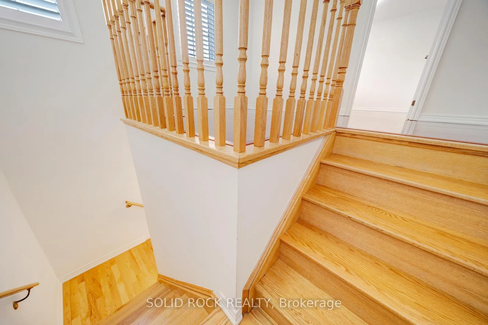 Photo 17 of 22 Tait Crescent, Clarington, Bowmanville — HOMEH