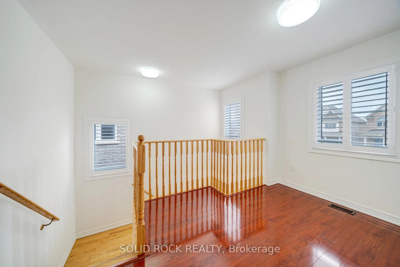 Photo 18 of 22 Tait Crescent, Clarington, Bowmanville — HOMEH