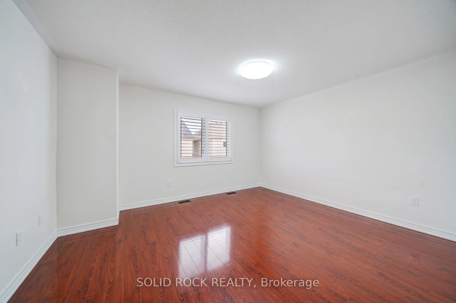 Photo 20 of 22 Tait Crescent, Clarington, Bowmanville — HOMEH