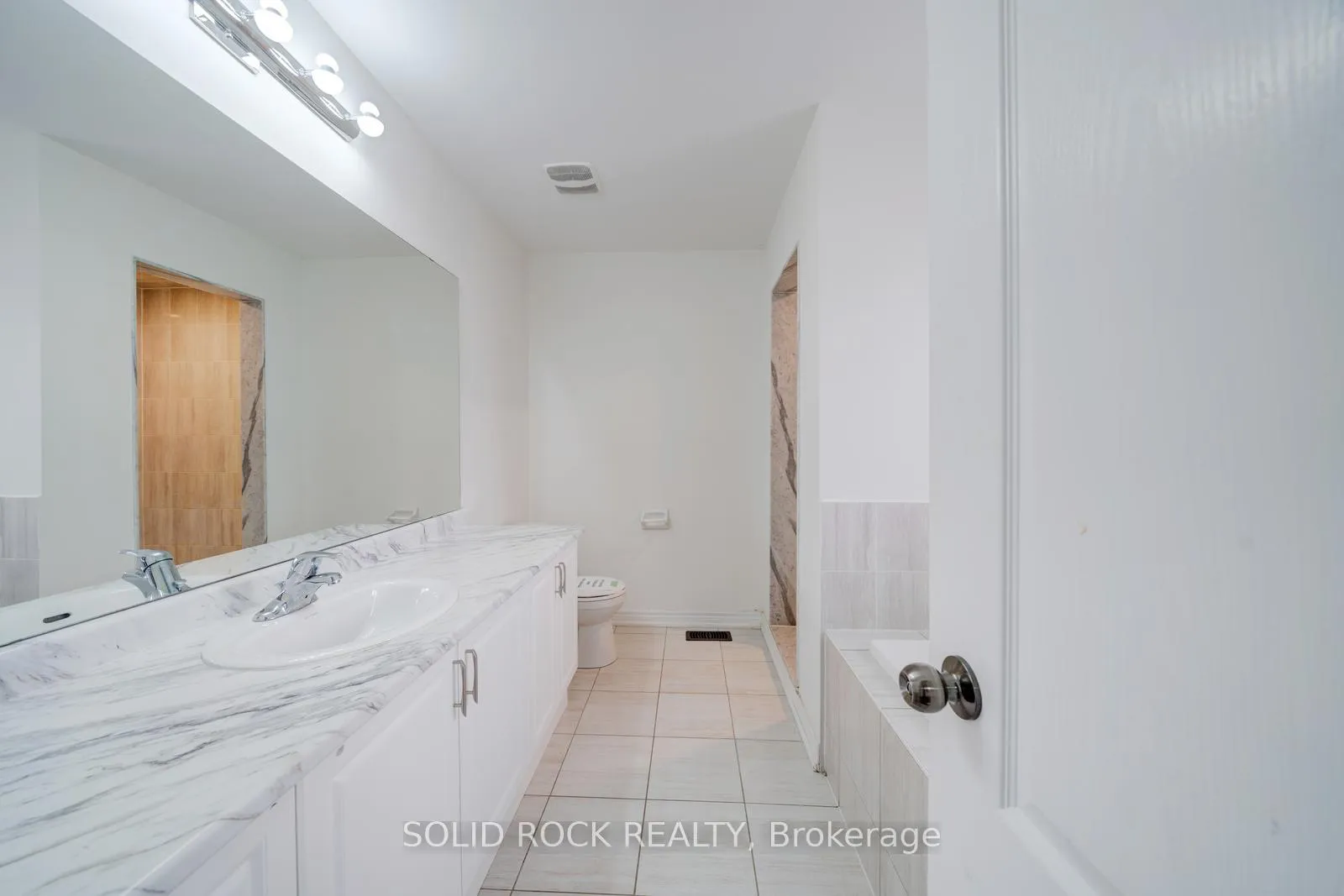 Photo 23 of 22 Tait Crescent, Clarington, Bowmanville — HOMEH