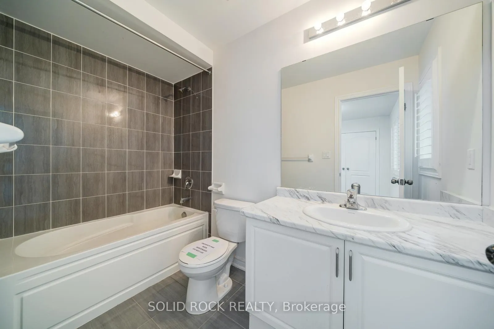 Photo 33 of 22 Tait Crescent, Clarington, Bowmanville — HOMEH