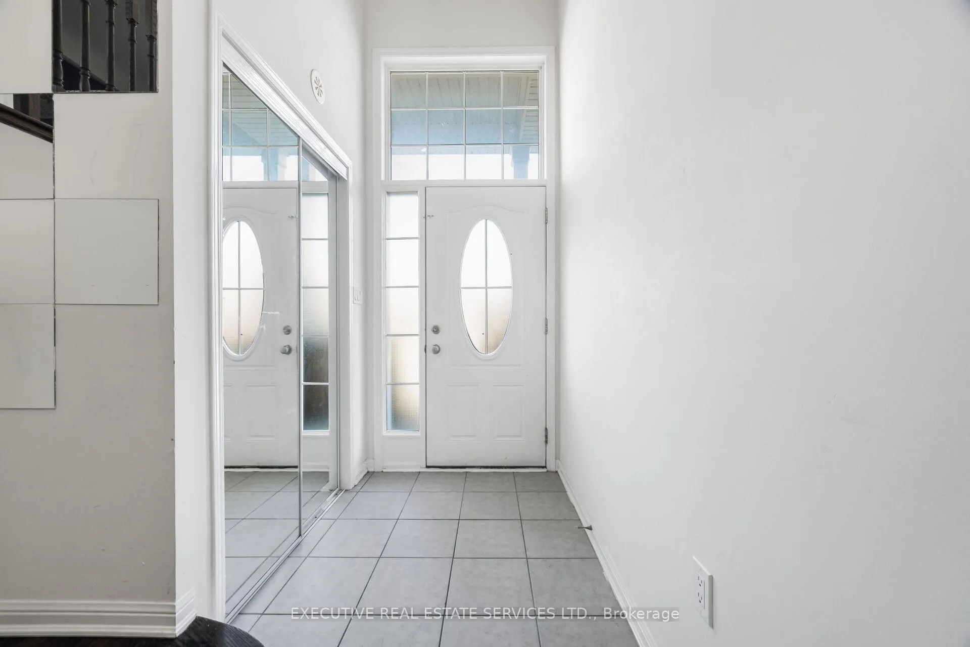 Photo 8 of 101 Mccleave Crescent, Brampton, Fletcher's West — HOMEH