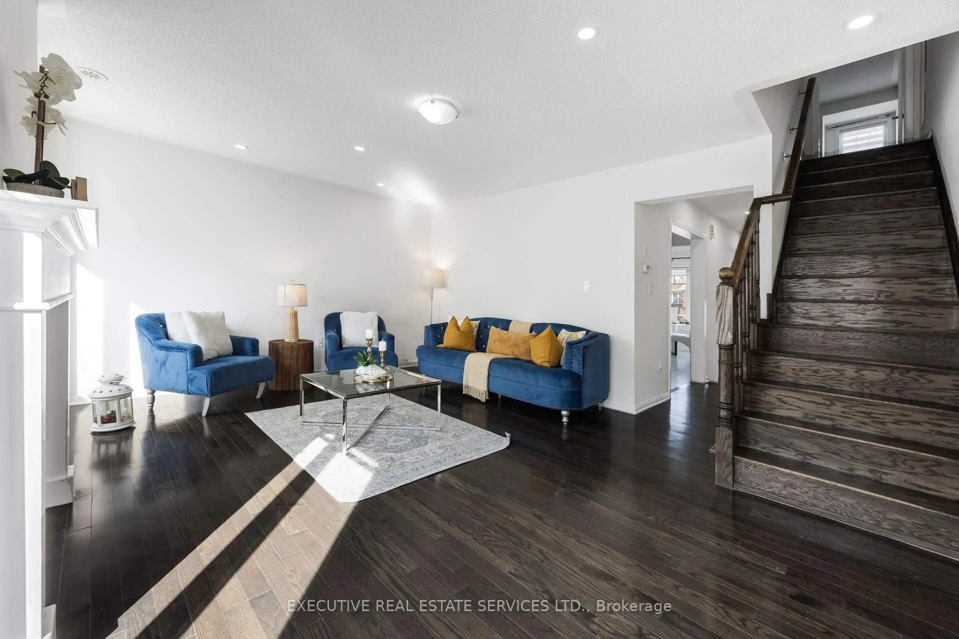 Photo 10 of 101 Mccleave Crescent, Brampton, Fletcher's West — HOMEH