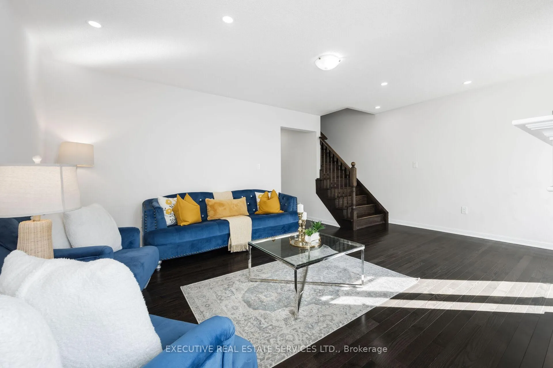 Photo 11 of 101 Mccleave Crescent, Brampton, Fletcher's West — HOMEH