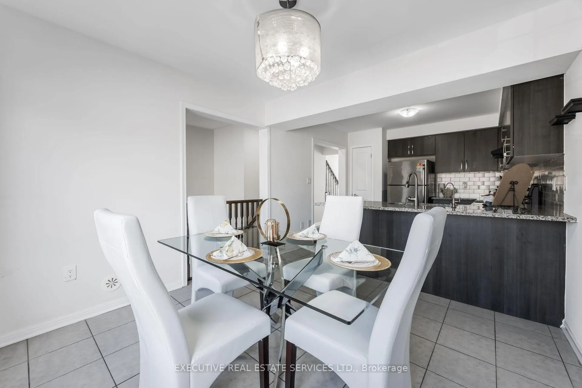 Photo 15 of 101 Mccleave Crescent, Brampton, Fletcher's West — HOMEH
