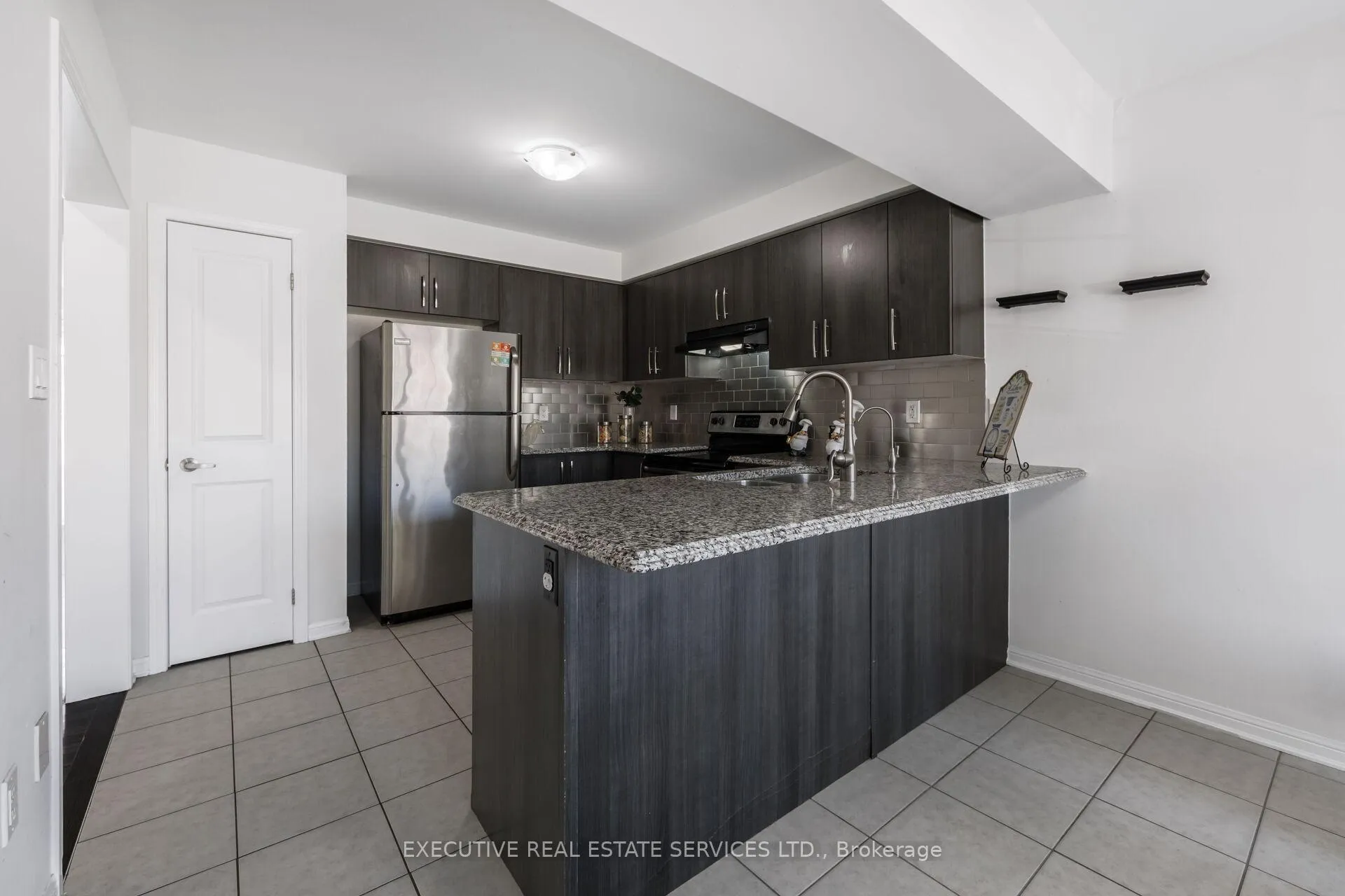 Photo 16 of 101 Mccleave Crescent, Brampton, Fletcher's West — HOMEH