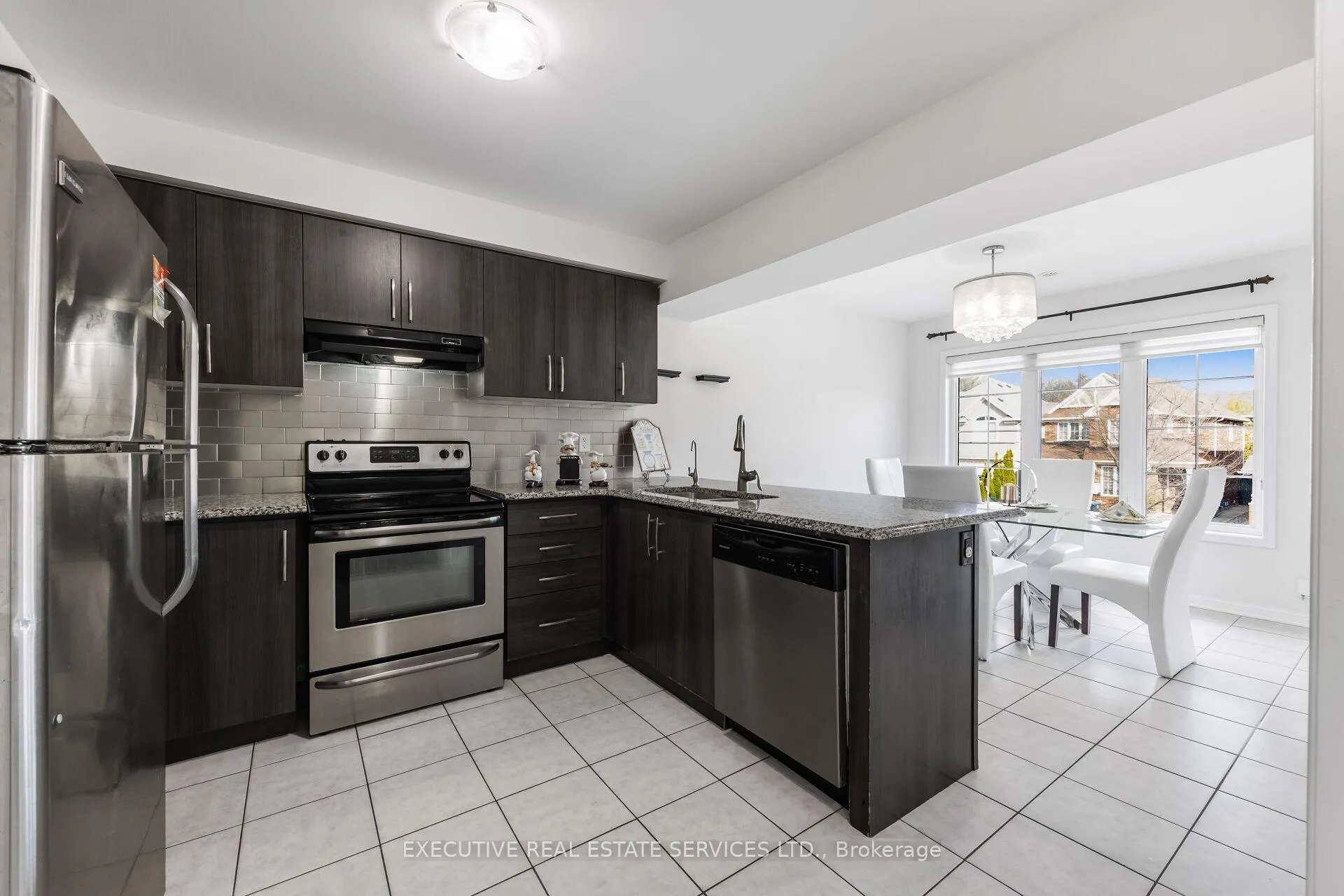 Photo 18 of 101 Mccleave Crescent, Brampton, Fletcher's West — HOMEH
