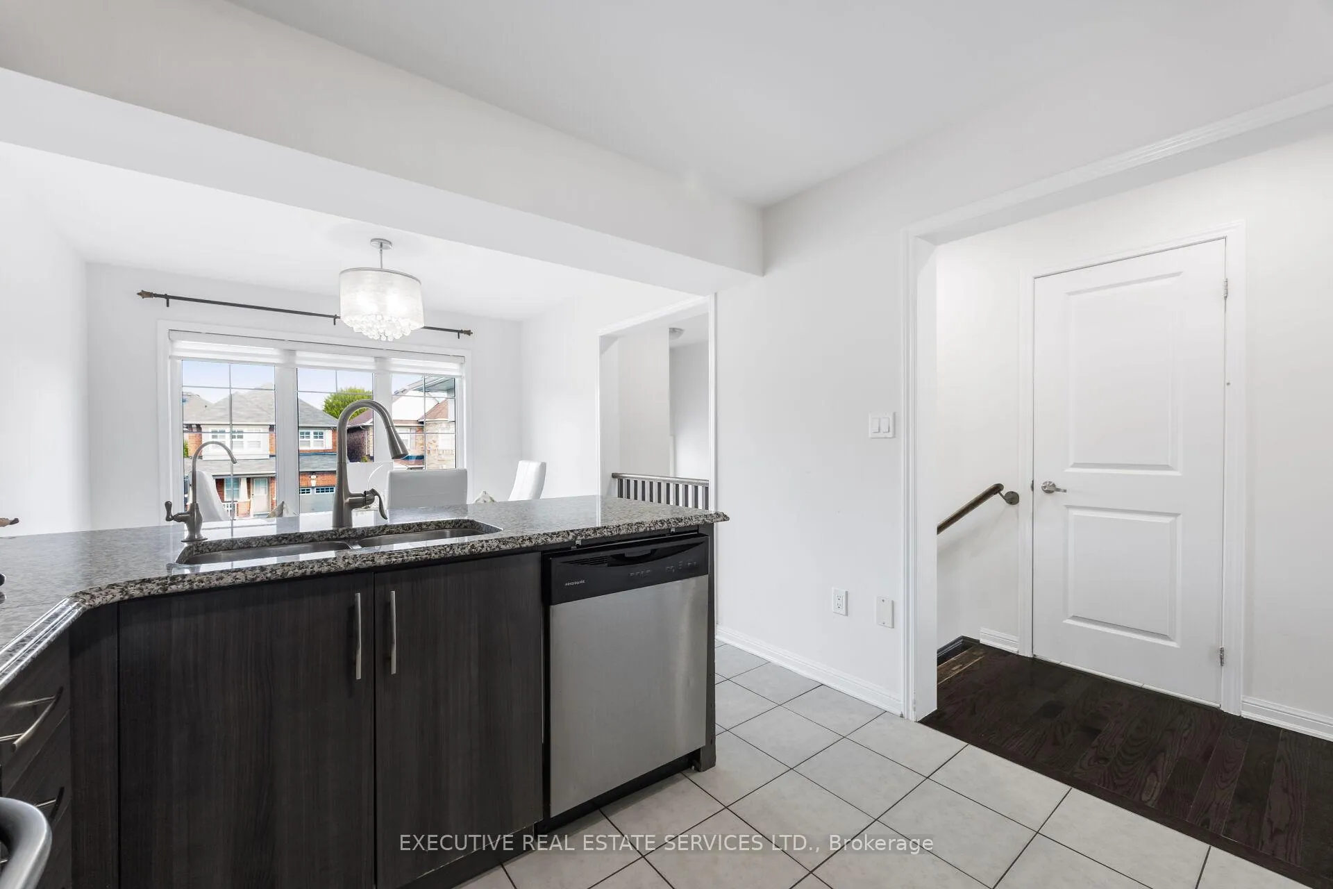 Photo 19 of 101 Mccleave Crescent, Brampton, Fletcher's West — HOMEH