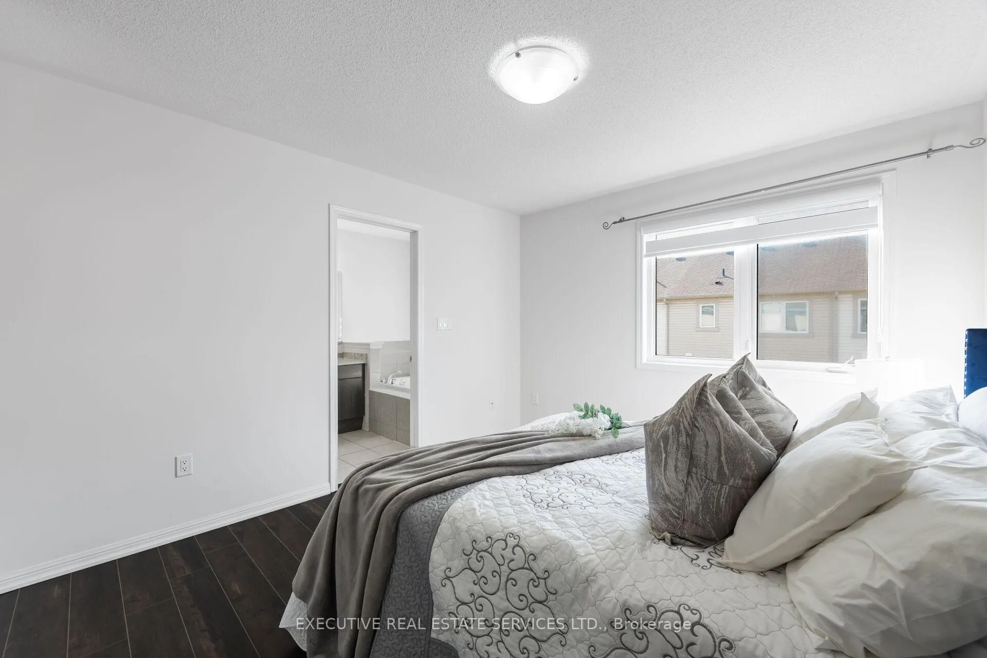 Photo 25 of 101 Mccleave Crescent, Brampton, Fletcher's West — HOMEH