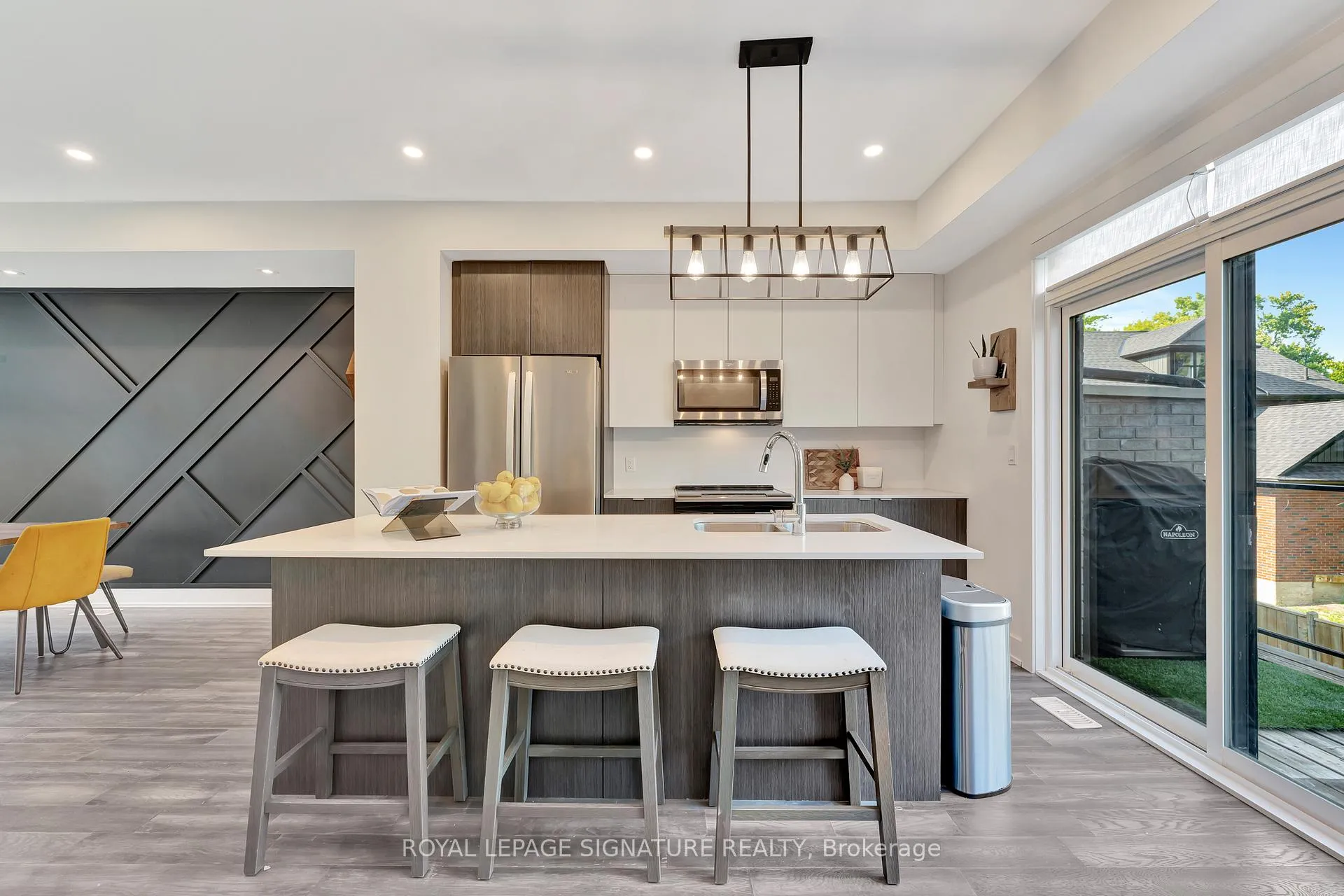 Photo 4 of Unit 4, 107 Concession Street, Cambridge, Christopher-Champlain — HOMEH