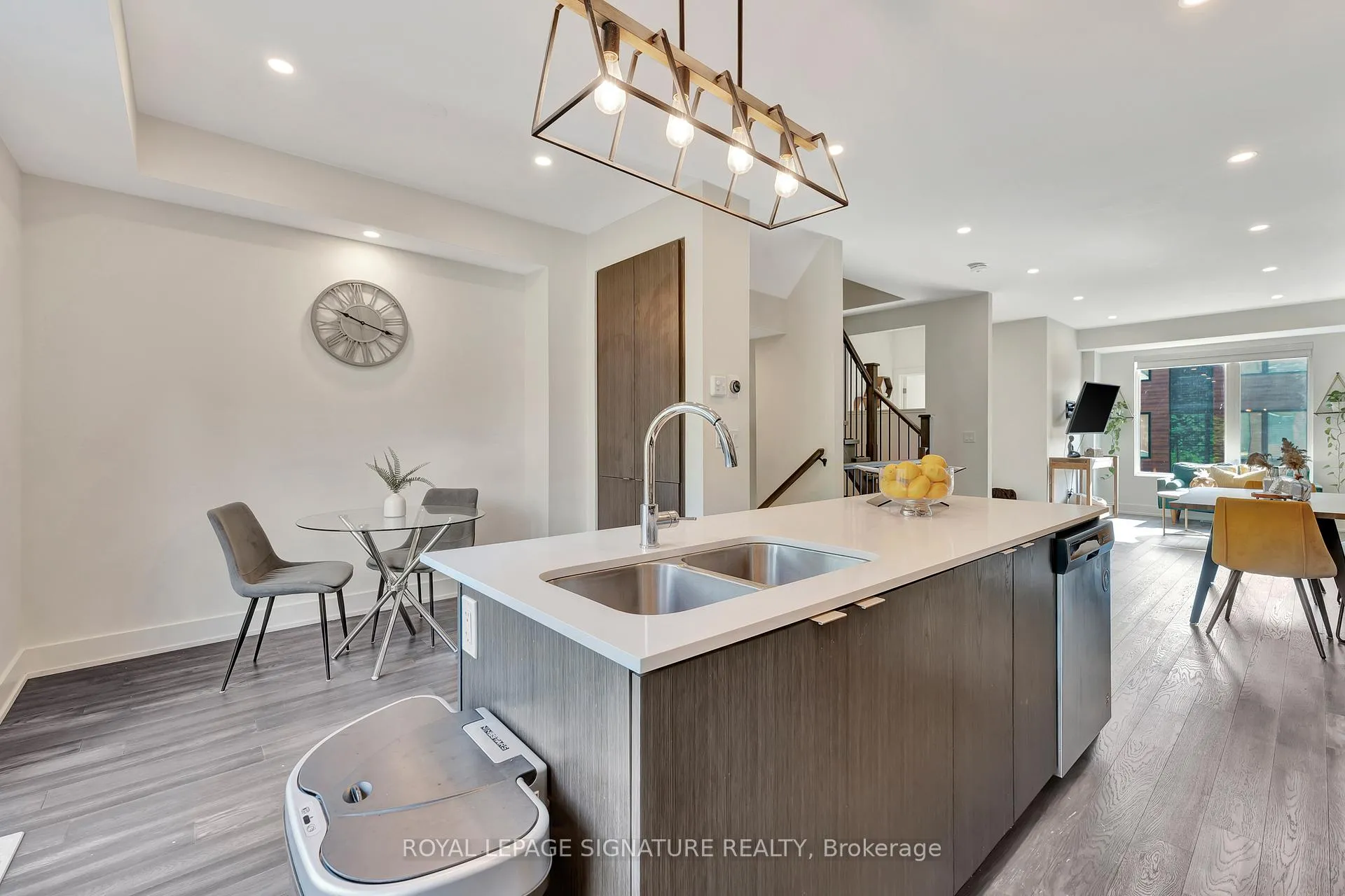 Photo 6 of Unit 4, 107 Concession Street, Cambridge, Christopher-Champlain — HOMEH