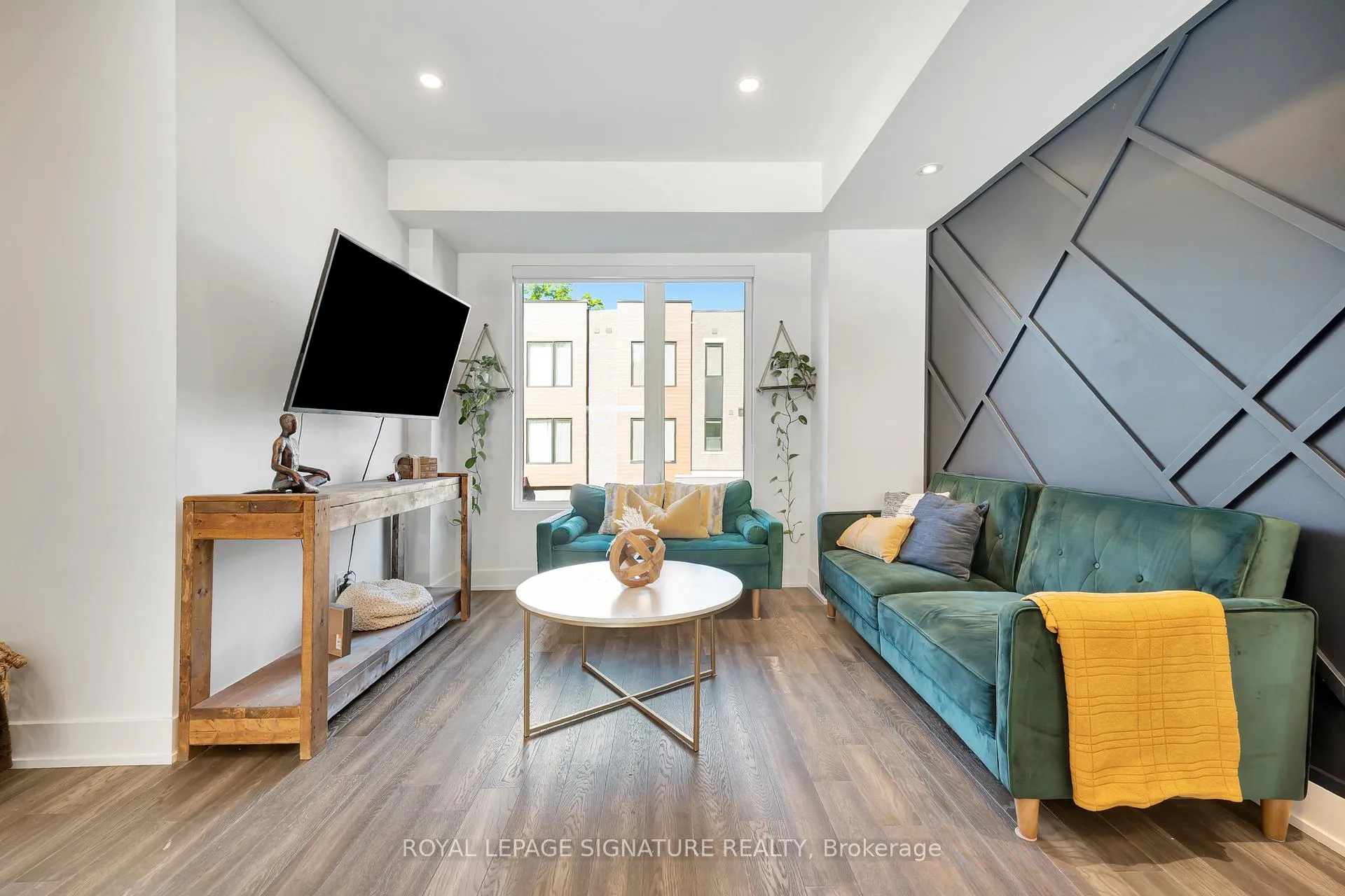Photo 12 of Unit 4, 107 Concession Street, Cambridge, Christopher-Champlain — HOMEH