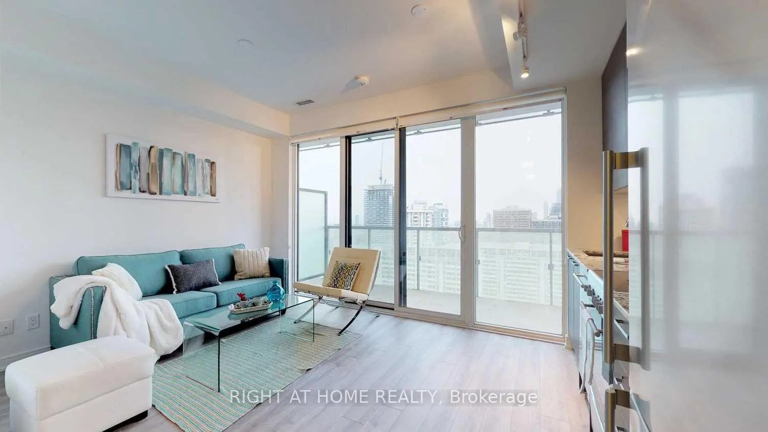 Photo 5 of Unit 2403, 28 Wellesley Street E, Toronto, Church-Yonge Corridor — HOMEH