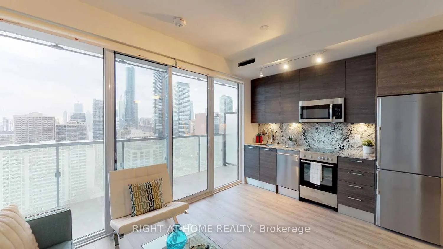 Photo 8 of Unit 2403, 28 Wellesley Street E, Toronto, Church-Yonge Corridor — HOMEH