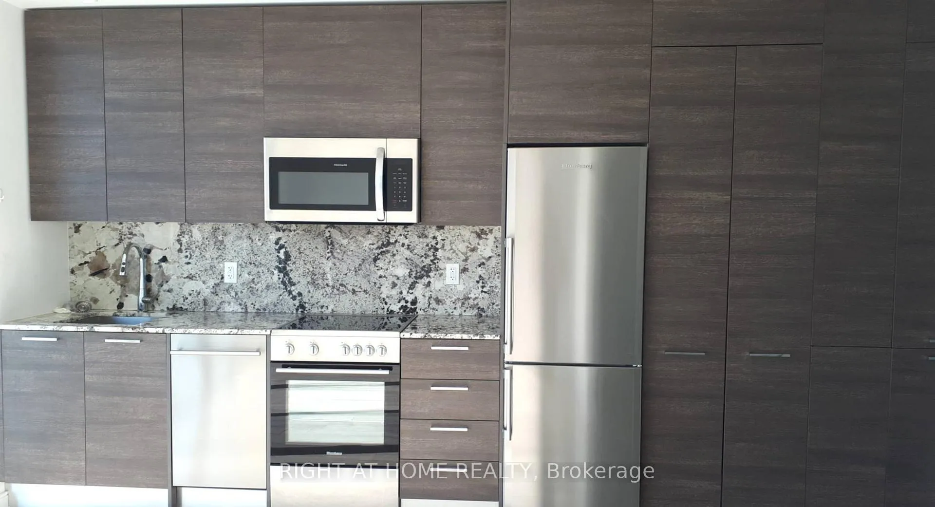 Photo 9 of Unit 2403, 28 Wellesley Street E, Toronto, Church-Yonge Corridor — HOMEH