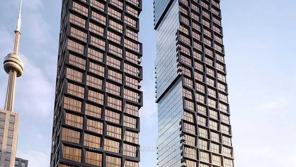 Front of Unit 1706, 15 Mercer Street S