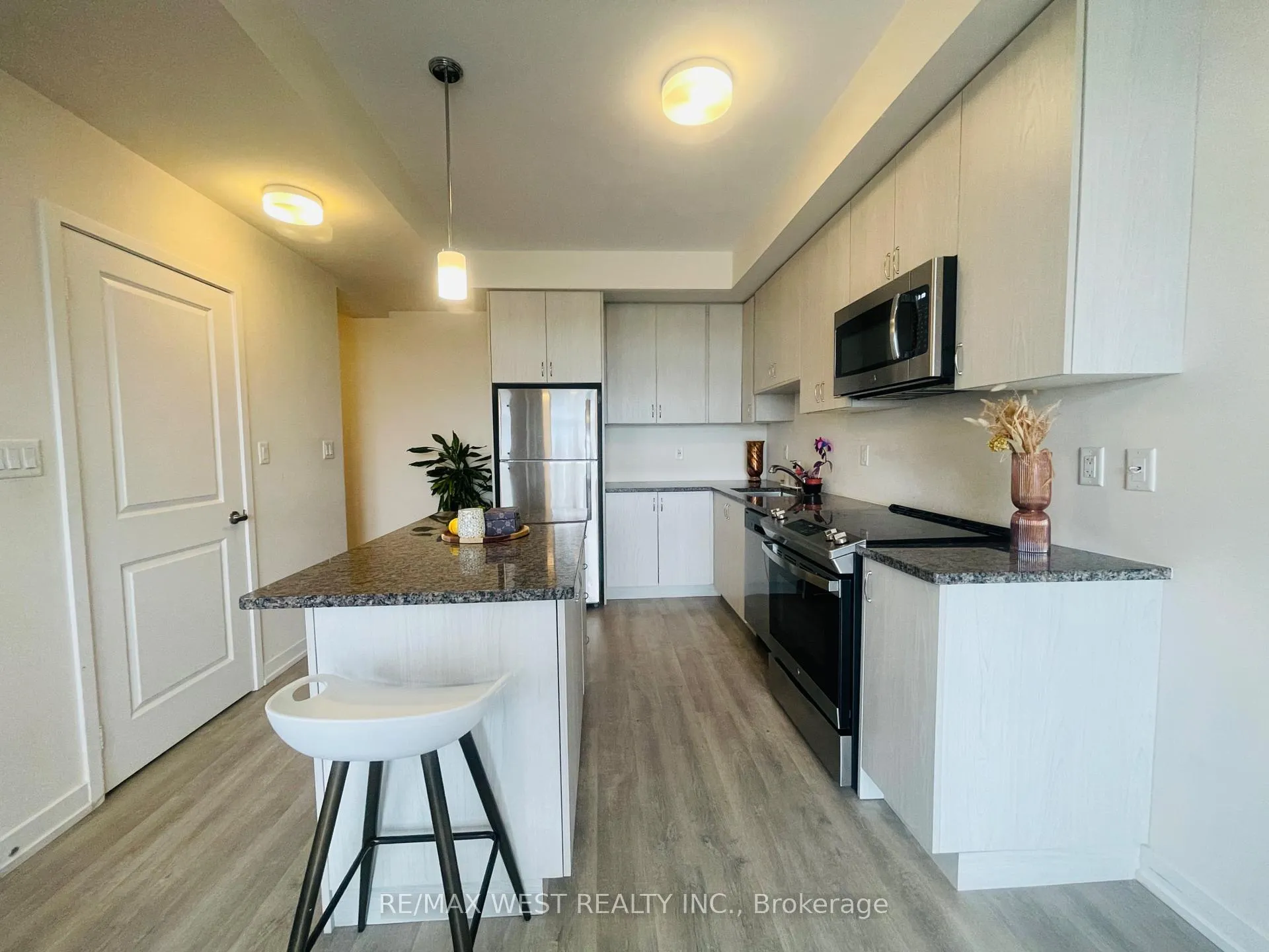 Photo 3 of Unit 216, 2550 Castlegate Crossing Drive, Pickering, Duffin Heights — HOMEH