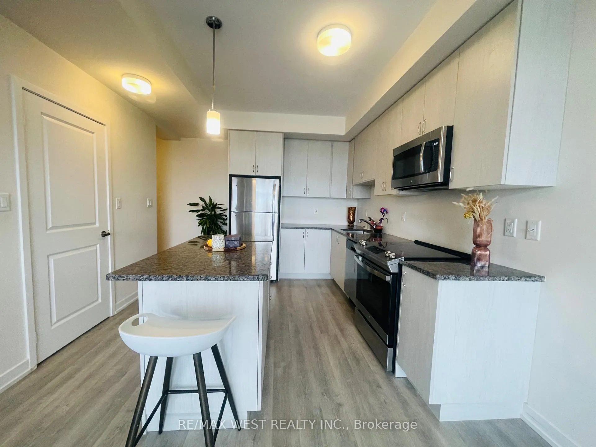 Photo 4 of Unit 216, 2550 Castlegate Crossing Drive, Pickering, Duffin Heights — HOMEH