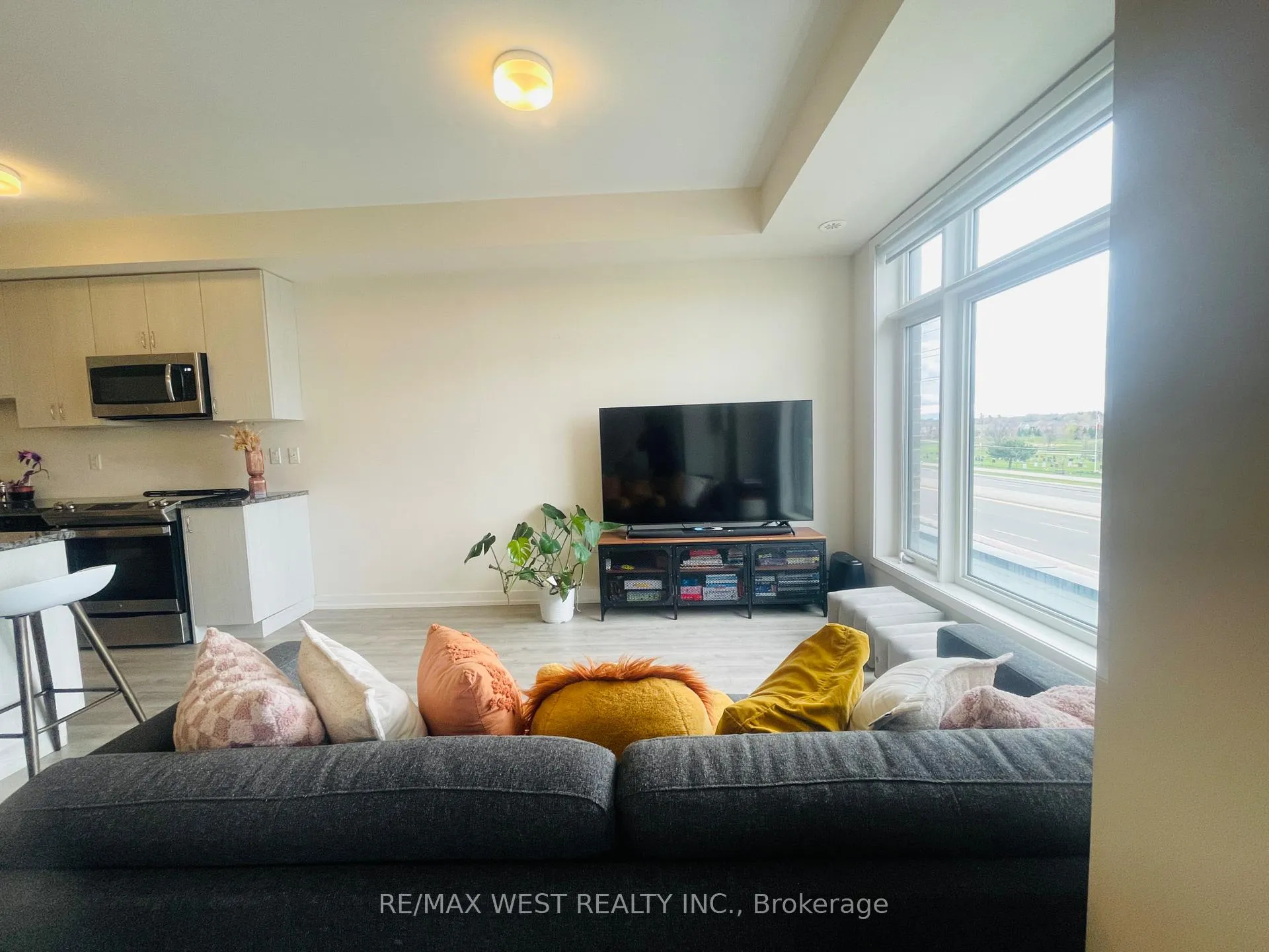 Photo 7 of Unit 216, 2550 Castlegate Crossing Drive, Pickering, Duffin Heights — HOMEH