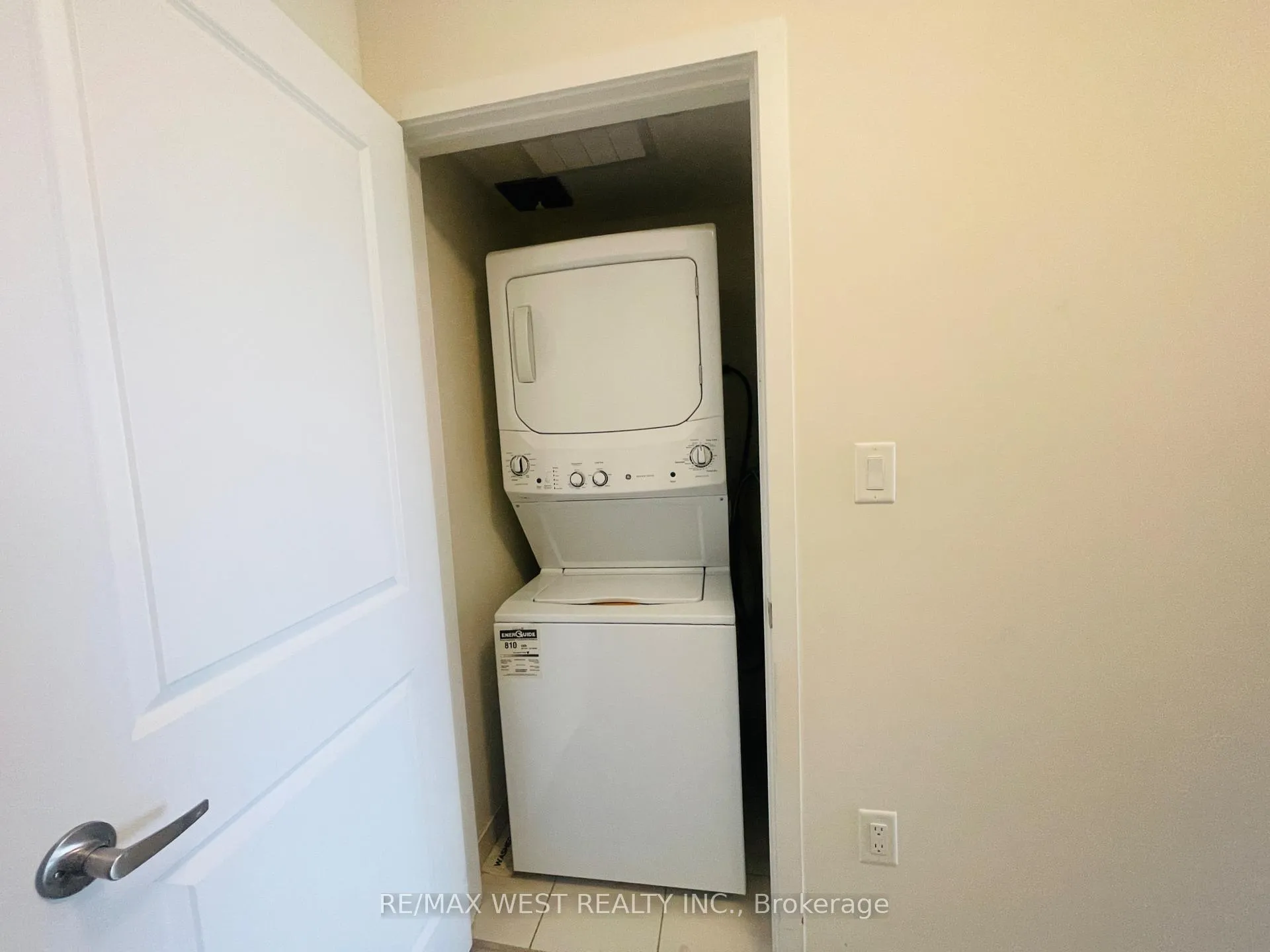 Photo 14 of Unit 216, 2550 Castlegate Crossing Drive, Pickering, Duffin Heights — HOMEH