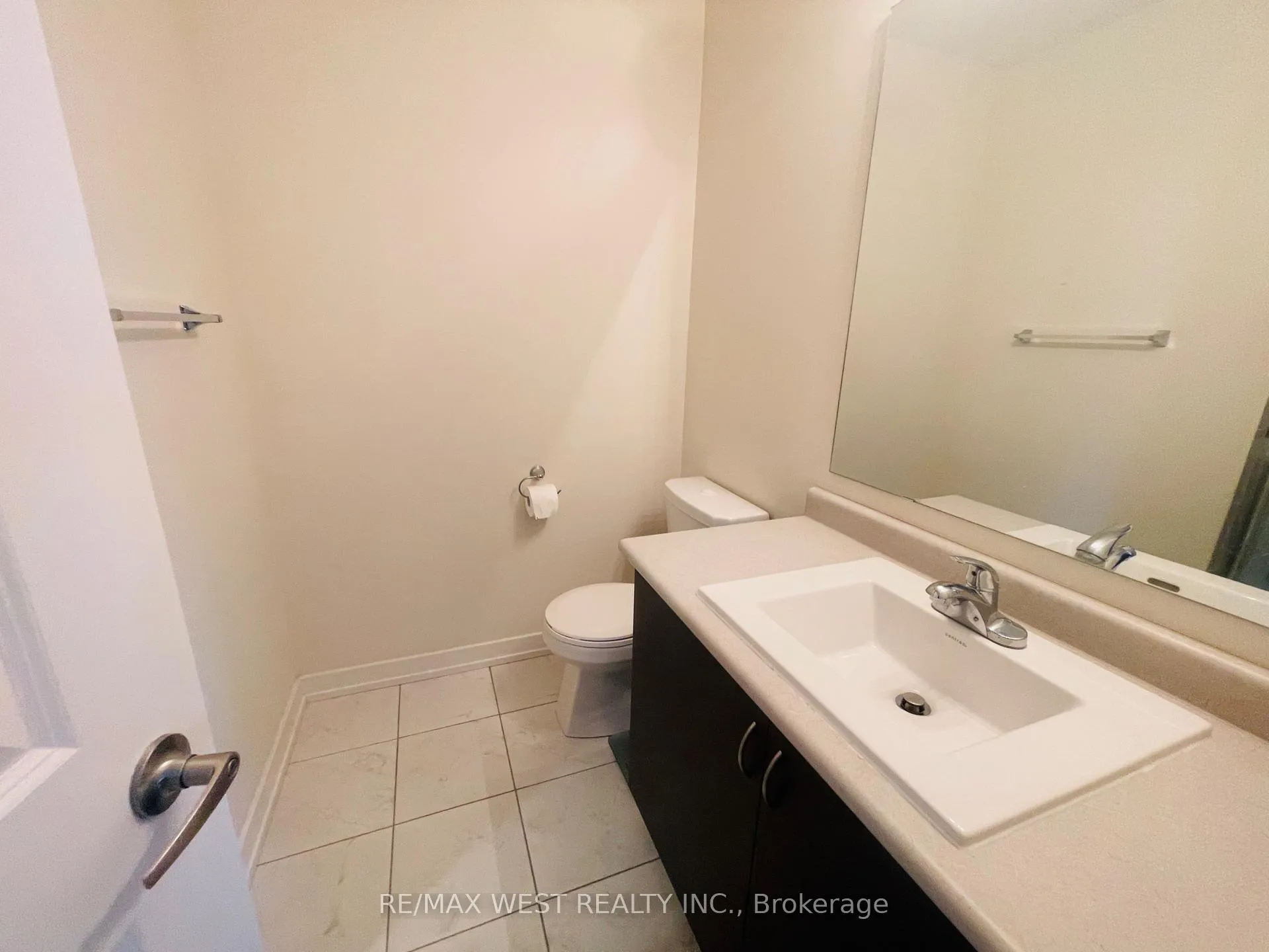 Photo 15 of Unit 216, 2550 Castlegate Crossing Drive, Pickering, Duffin Heights — HOMEH