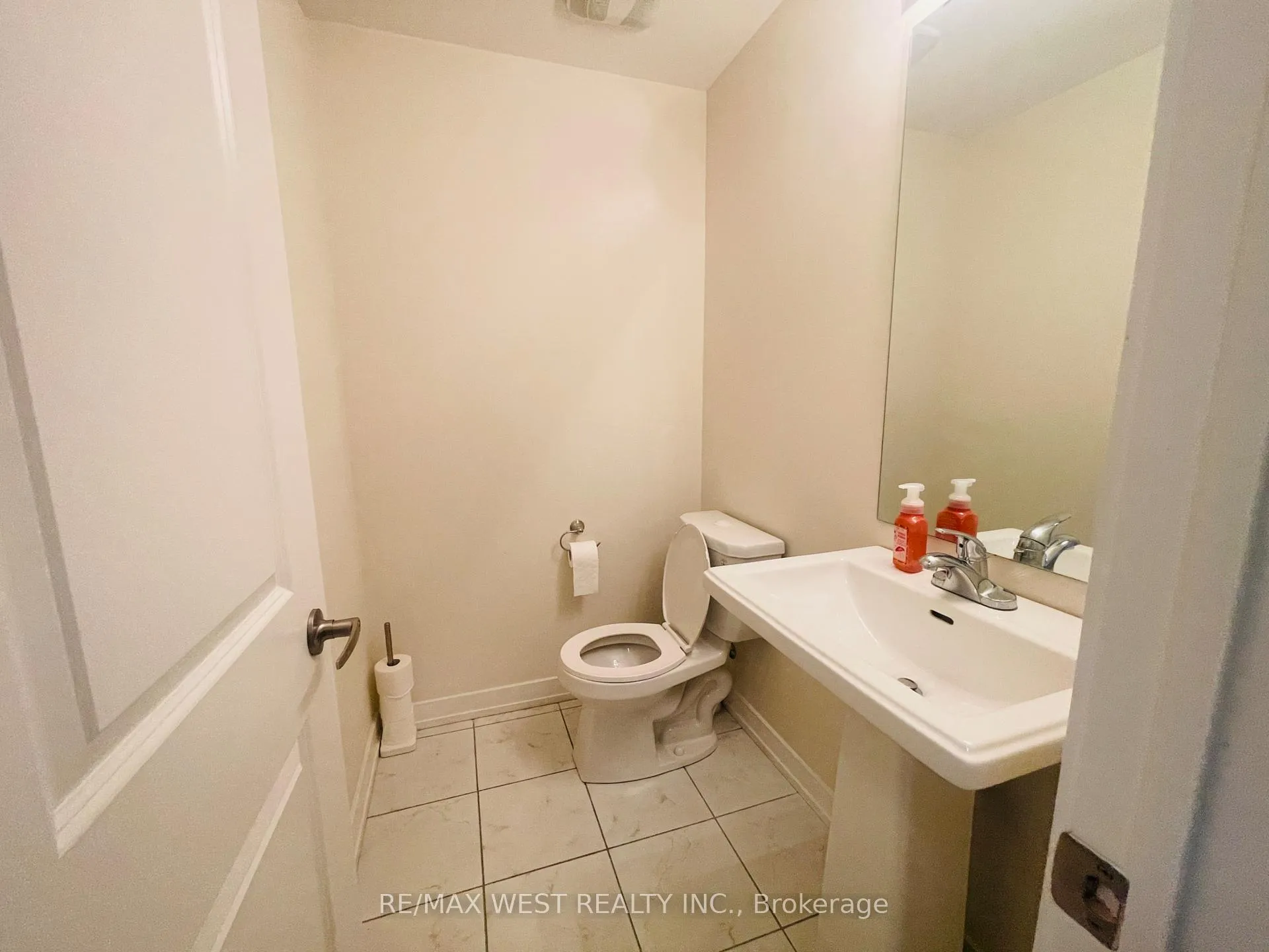 Photo 16 of Unit 216, 2550 Castlegate Crossing Drive, Pickering, Duffin Heights — HOMEH