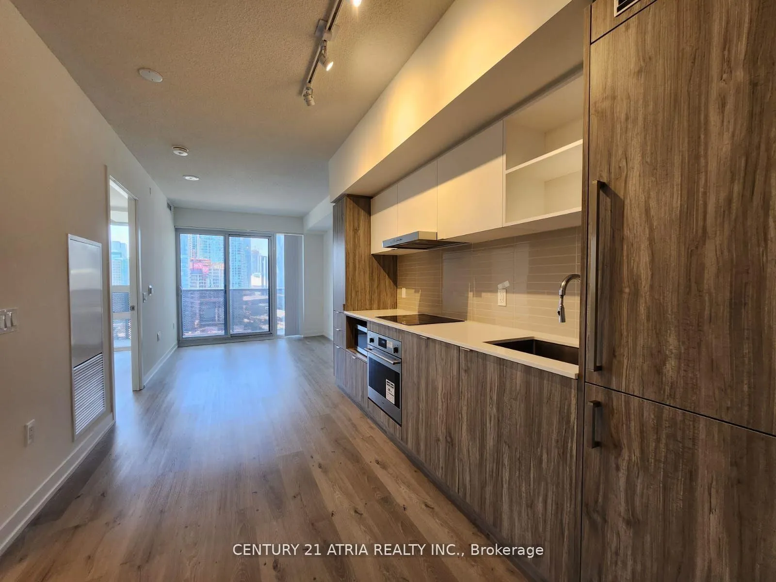 Photo 2 of Unit 2112, 138 Downes Street, Seguin, Waterfront Communities — HOMEH
