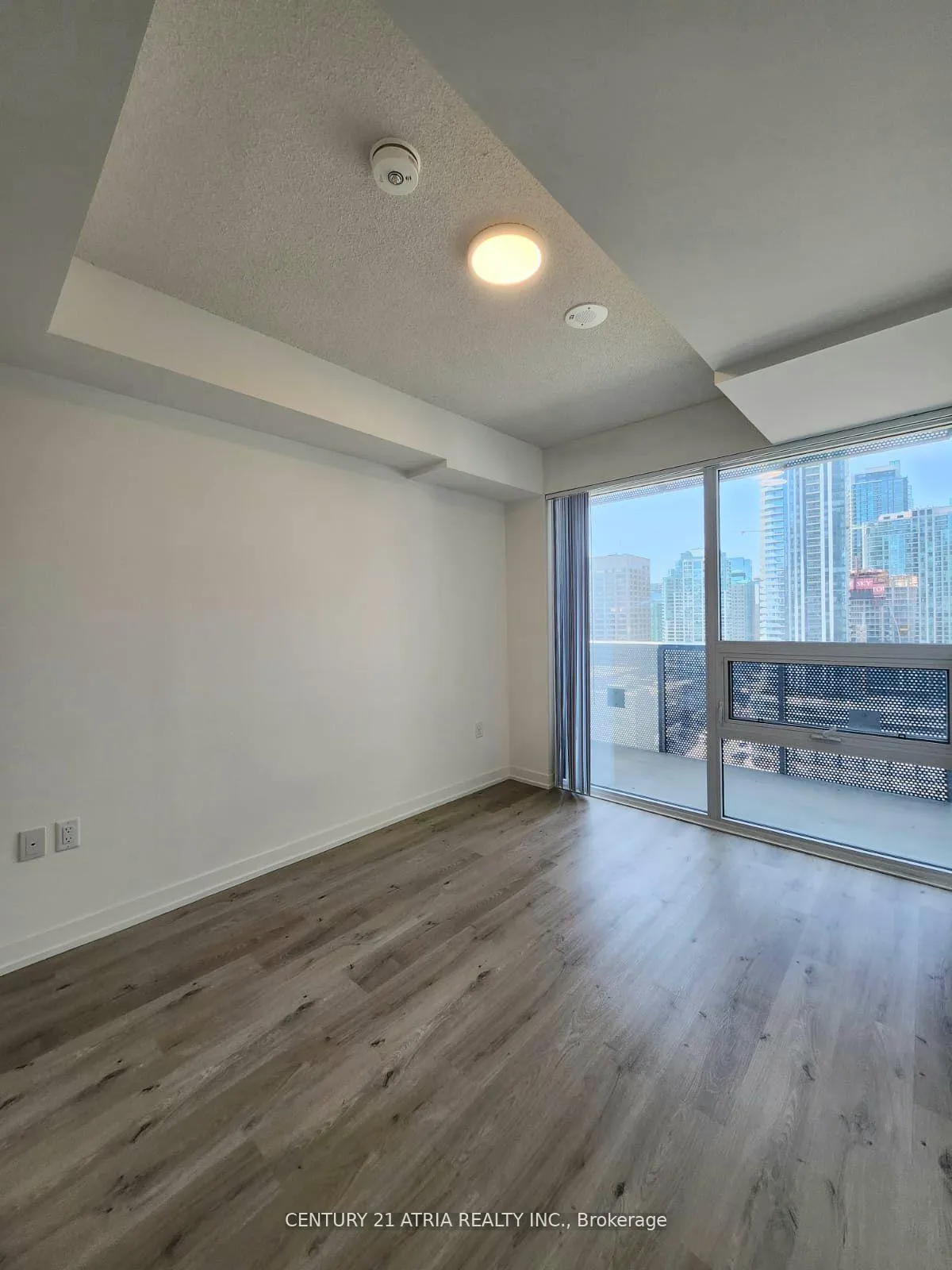 Photo 4 of Unit 2112, 138 Downes Street, Seguin, Waterfront Communities — HOMEH