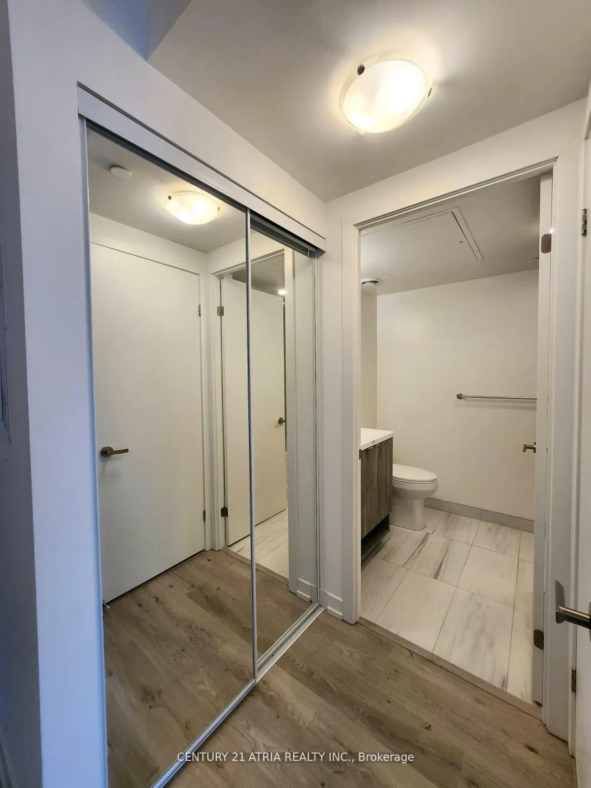 Photo 6 of Unit 2112, 138 Downes Street, Seguin, Waterfront Communities — HOMEH