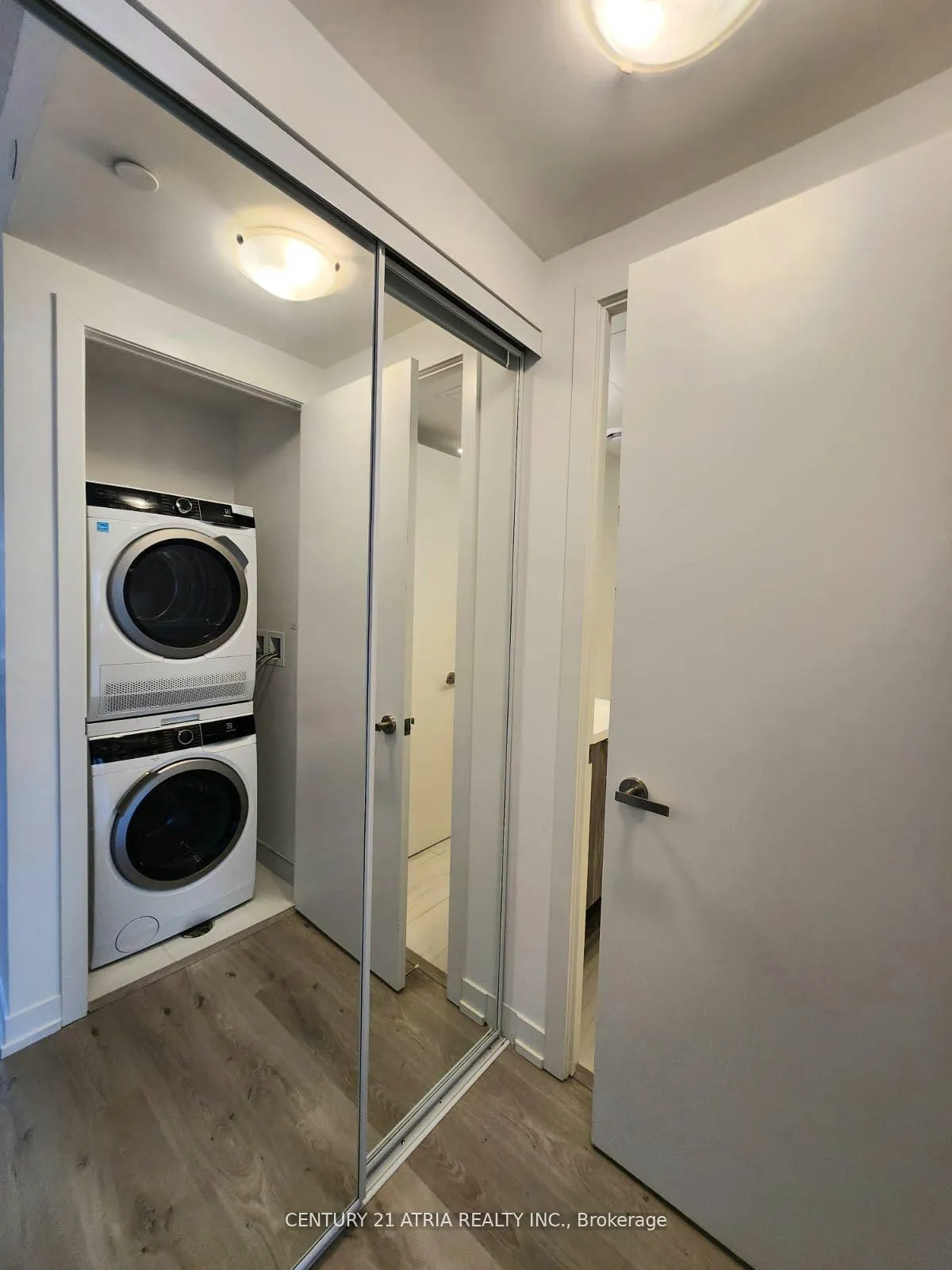 Photo 8 of Unit 2112, 138 Downes Street, Seguin, Waterfront Communities — HOMEH