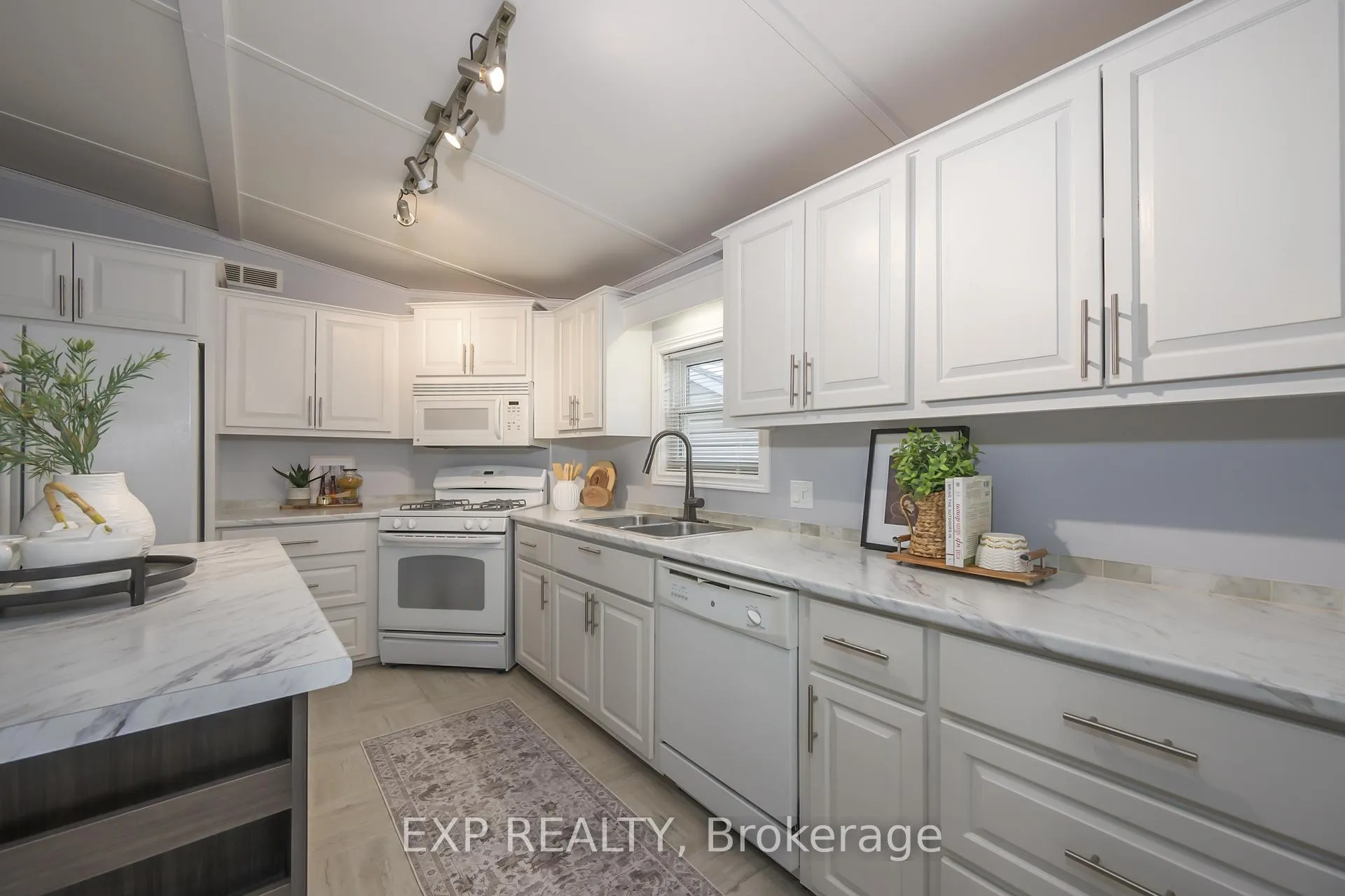 Photo 14 of Unit 51, 22790 Amiens Road, Middlesex Centre, Rural Middlesex Centre — HOMEH