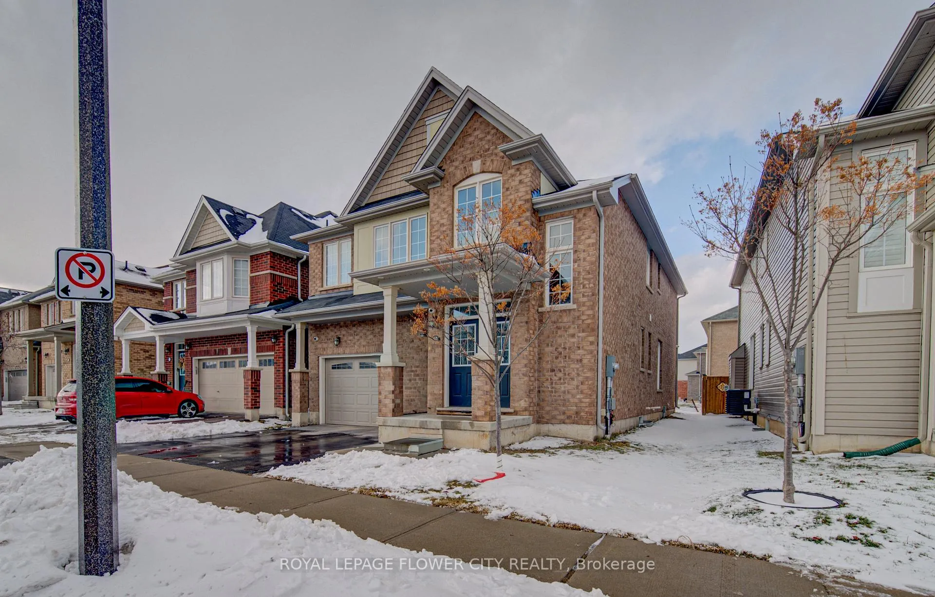 Photo 2 of 20 Munro Circle, Brantford, Shellard Lane — HOMEH