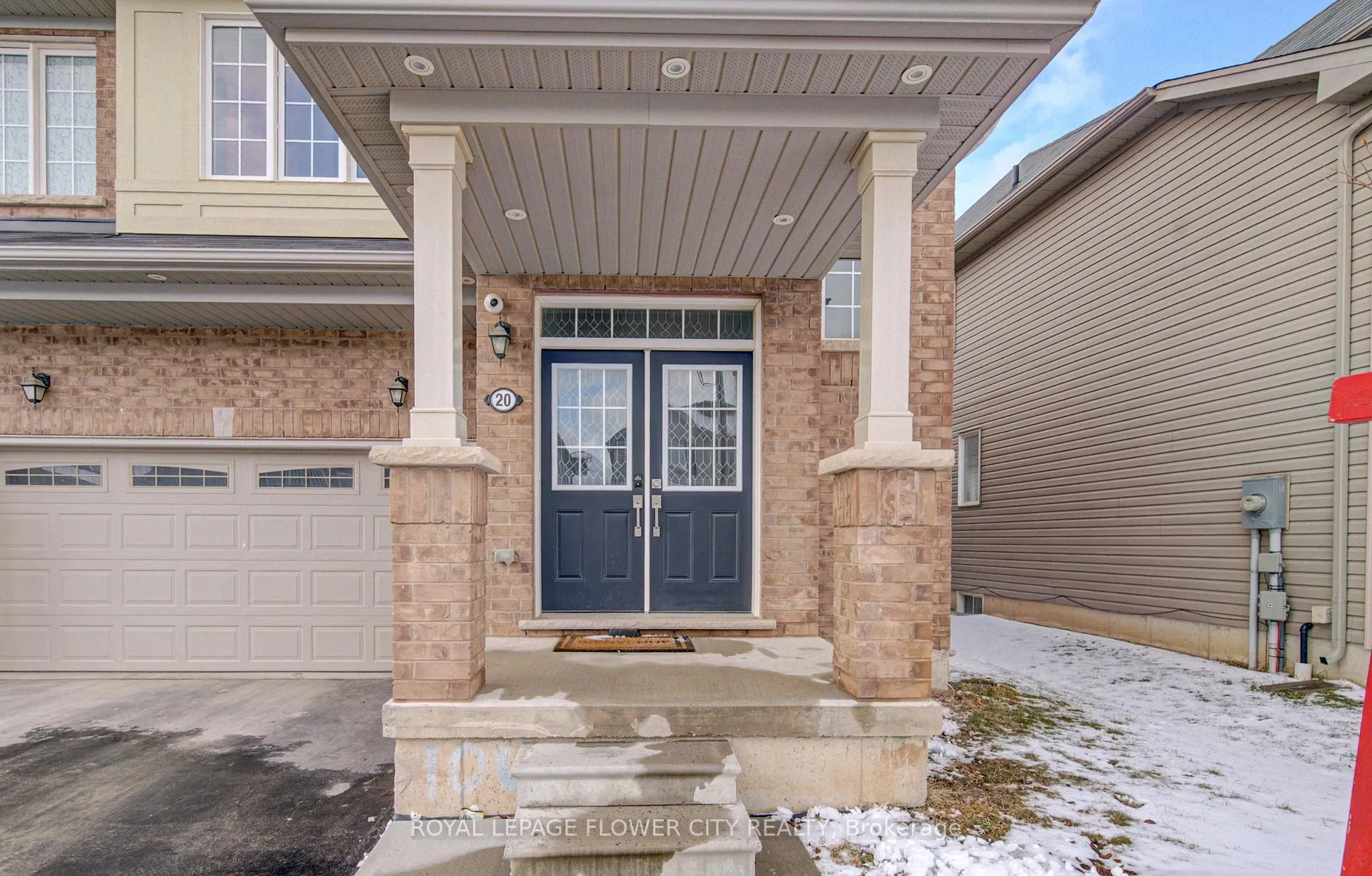 Photo 3 of 20 Munro Circle, Brantford, Shellard Lane — HOMEH