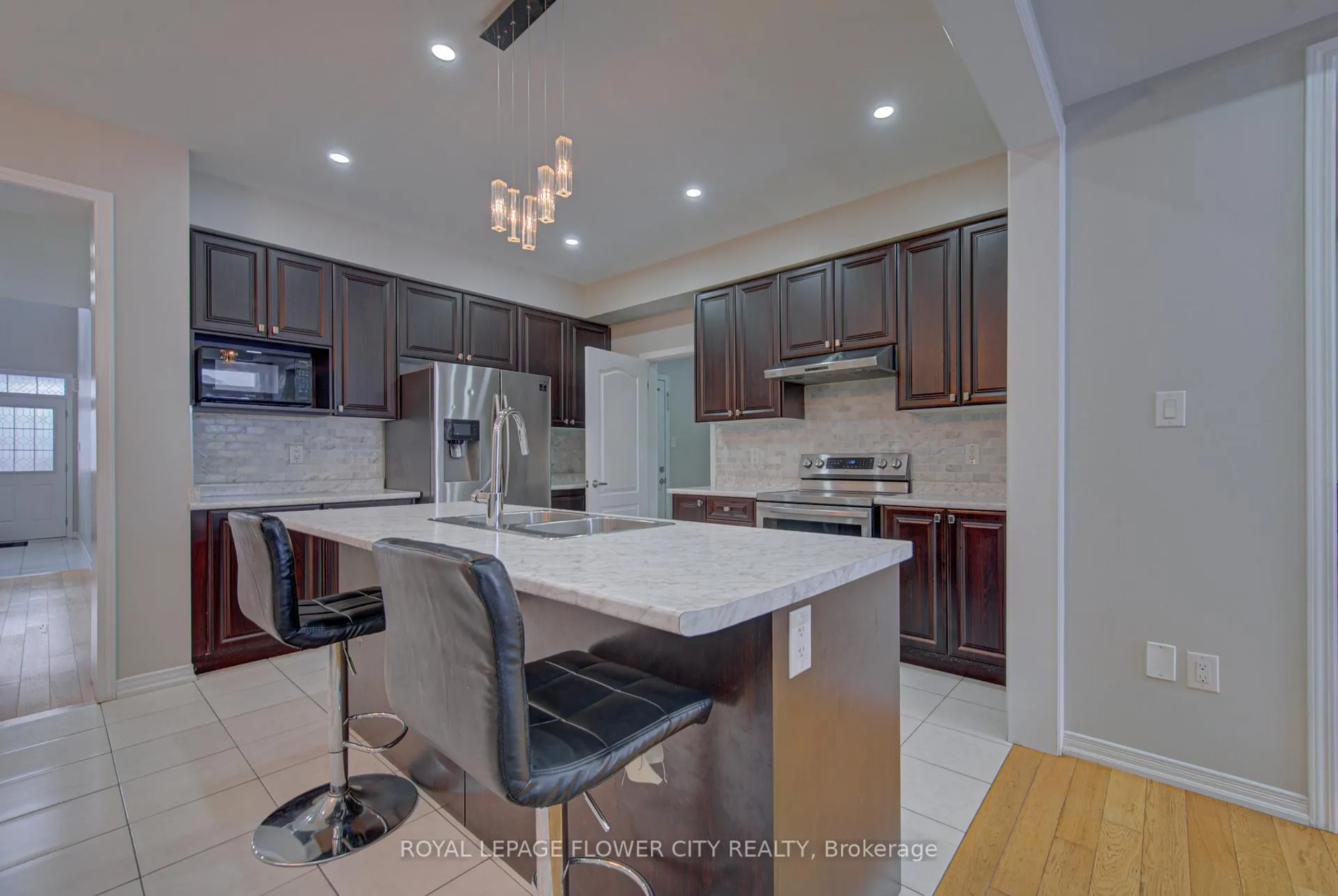 Photo 11 of 20 Munro Circle, Brantford, Shellard Lane — HOMEH