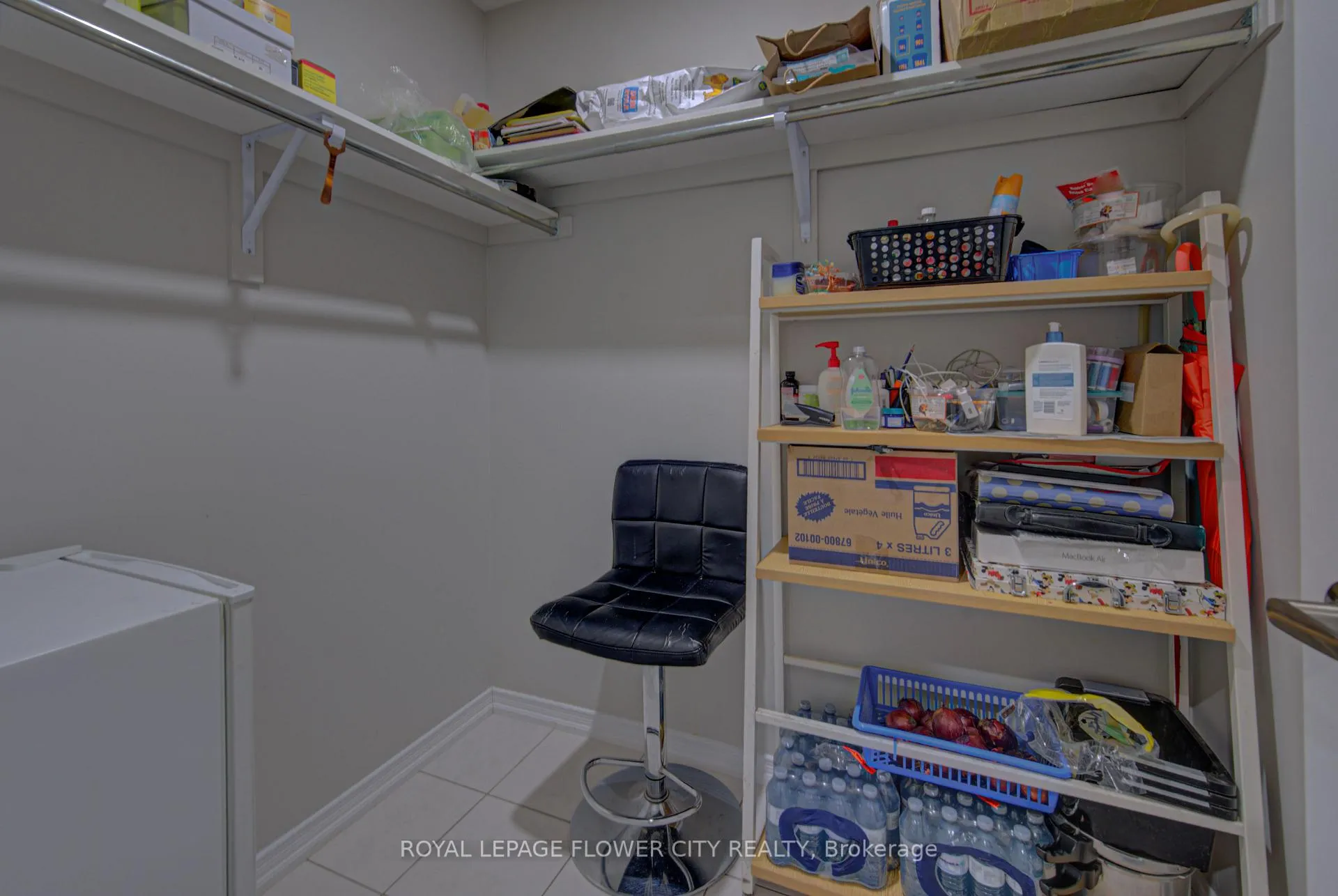 Photo 18 of 20 Munro Circle, Brantford, Shellard Lane — HOMEH